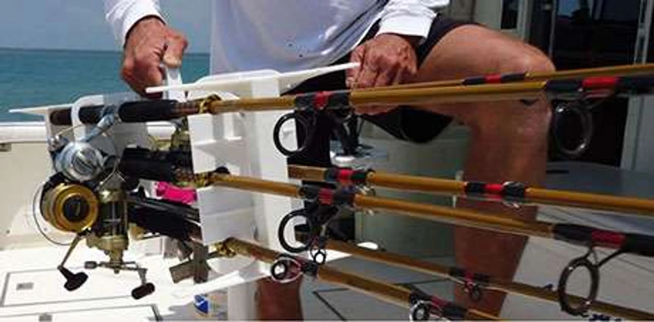 MD Outdoor Anglers Tote XL 4 MD Outdoor Anglers Tote XL - Image 2